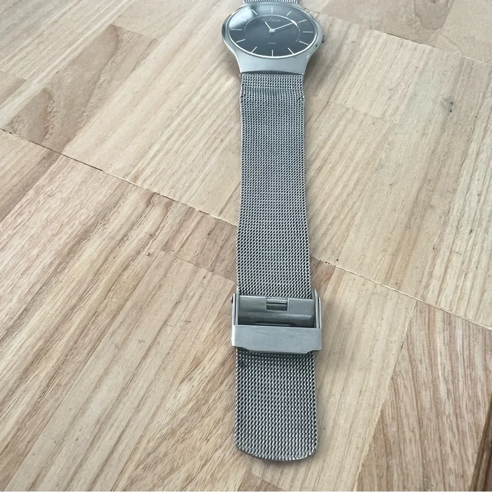 Skagen men’s black dial stainless steel dress watch NEW BATTERY